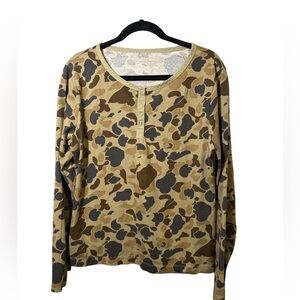 L.L. BEAN Size L Signature Camo Henley Long Sleeve Shirt